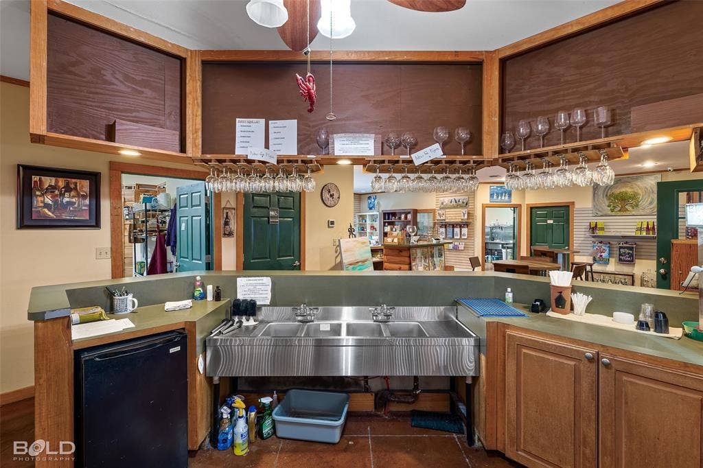 6936 Buncombe Road, Shreveport, LA 71129