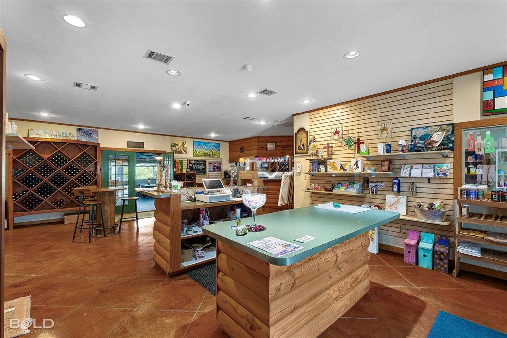 6936 Buncombe Road, Shreveport, LA 71129
