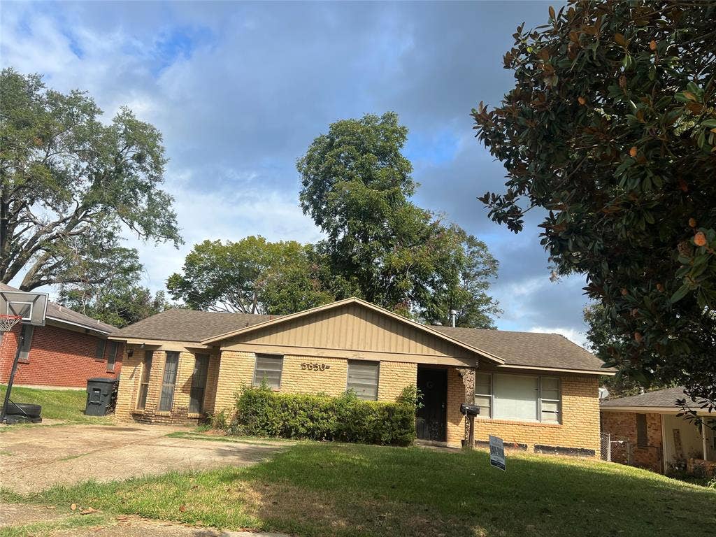 3830 Lisa Lane, Shreveport, LA 71109 3830 Lisa Lane, Shreveport, LA 71109