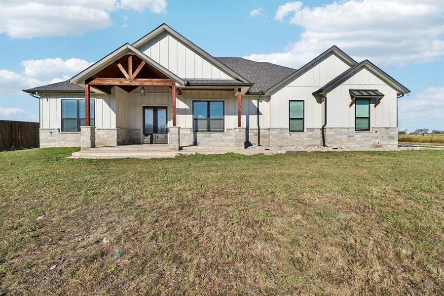 Property photo for 1360 County Road 4522, Decatur, TX