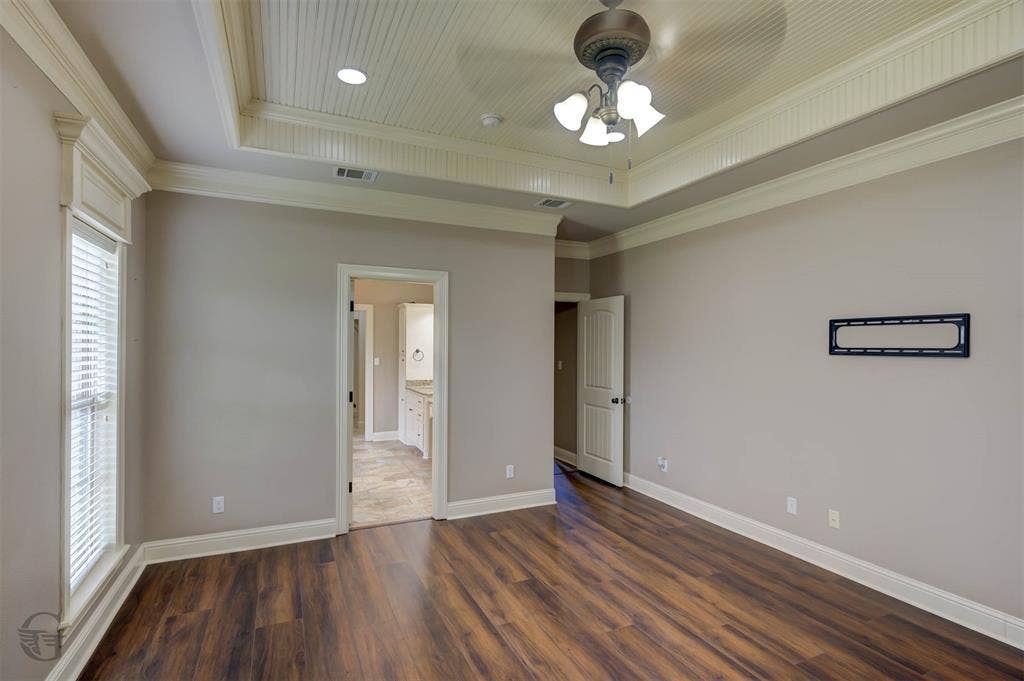 206 Tymark Drive, Bossier City, LA 71112 View into to the ensuite