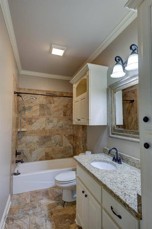 206 Tymark Drive, Bossier City, LA 71112 Hall bathroom