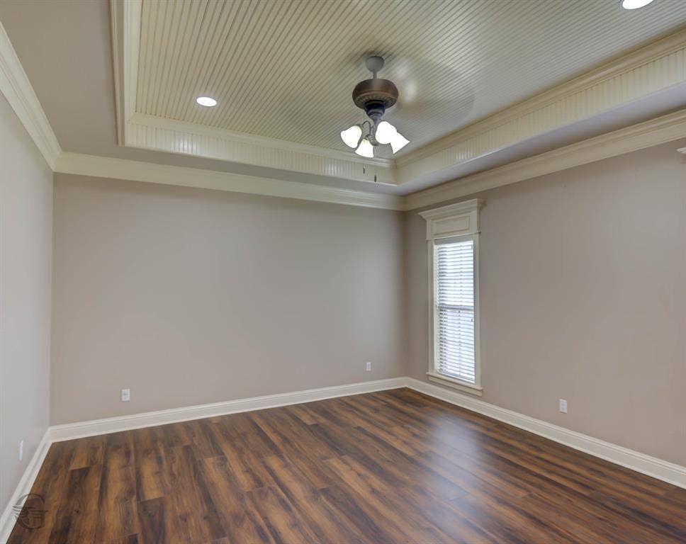 206 Tymark Drive, Bossier City, LA 71112 Primary bedroom with beautiful ceiling treatment