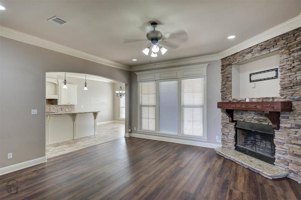206 Tymark Drive, Bossier City, LA 71112 View into the kitchen
