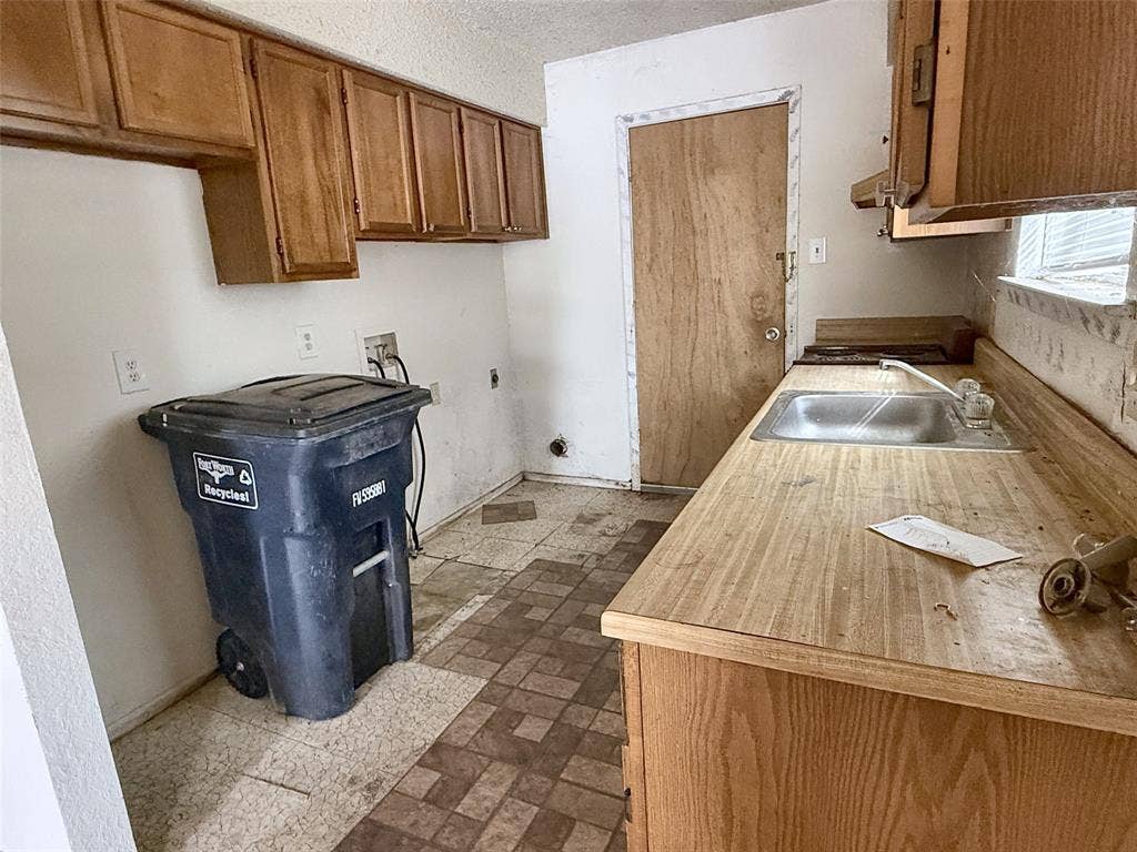 5332 Helmick Avenue, Fort Worth, TX 76107 5332 Helmick Avenue, Fort Worth, TX 76107