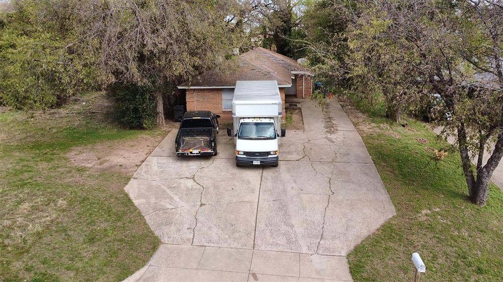 5332 Helmick Avenue, Fort Worth, TX 76107 5332 Helmick Avenue, Fort Worth, TX 76107