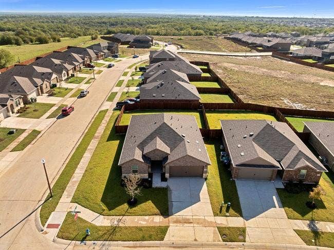 1450 Saddlehorn Drive, Denton, TX 76207 1450 Saddlehorn Drive, Denton, TX 76207