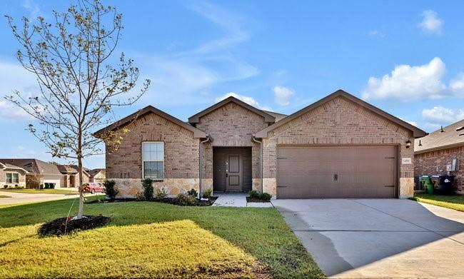 Property photo for 1450 Saddlehorn Drive, Denton, TX
