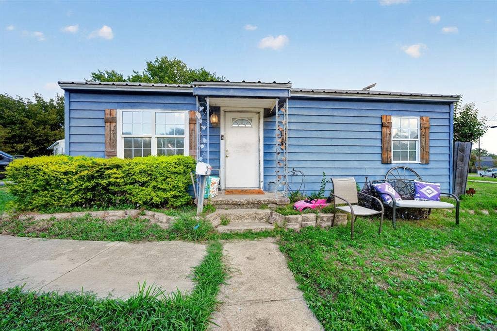 318 Charles Drive, Irving, TX 75060 318 Charles Drive, Irving, TX 75060