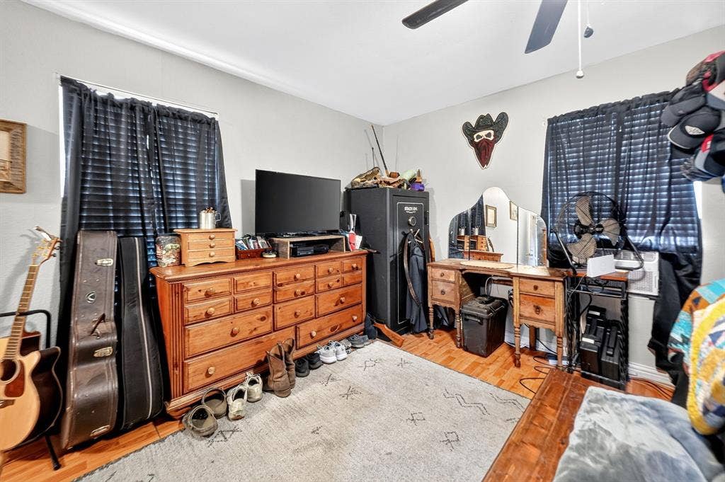 318 Charles Drive, Irving, TX 75060 318 Charles Drive, Irving, TX 75060
