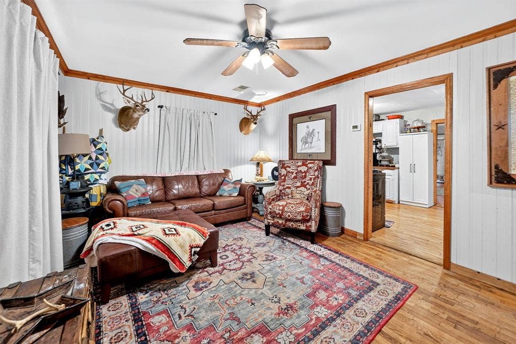 318 Charles Drive, Irving, TX 75060 318 Charles Drive, Irving, TX 75060