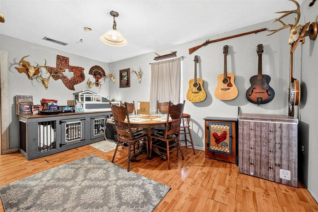 318 Charles Drive, Irving, TX 75060 318 Charles Drive, Irving, TX 75060