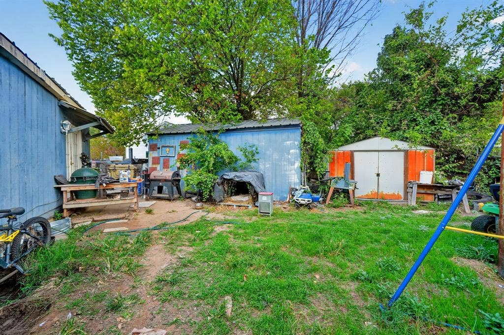 318 Charles Drive, Irving, TX 75060 318 Charles Drive, Irving, TX 75060