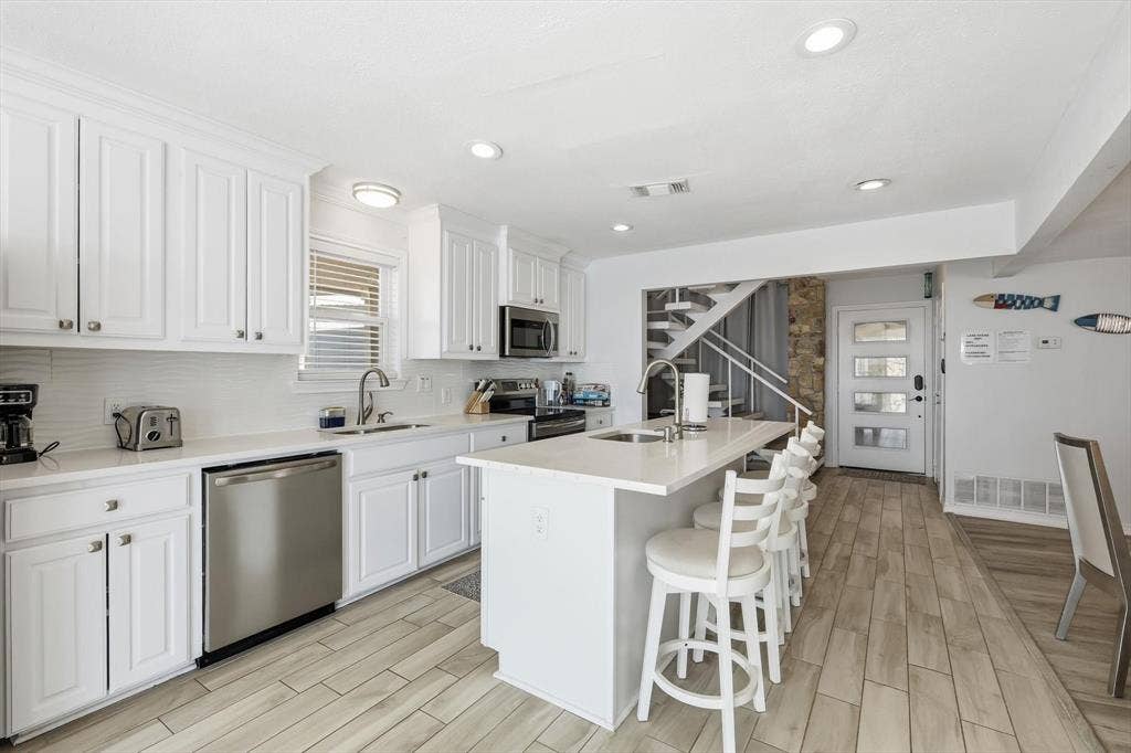 732 Blue Fathom Drive, Runaway Bay, TX 76426 732 Blue Fathom Drive, Runaway Bay, TX 76426