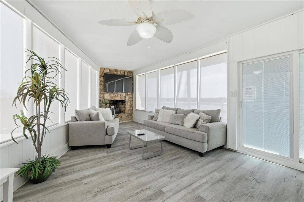 732 Blue Fathom Drive, Runaway Bay, TX 76426 732 Blue Fathom Drive, Runaway Bay, TX 76426