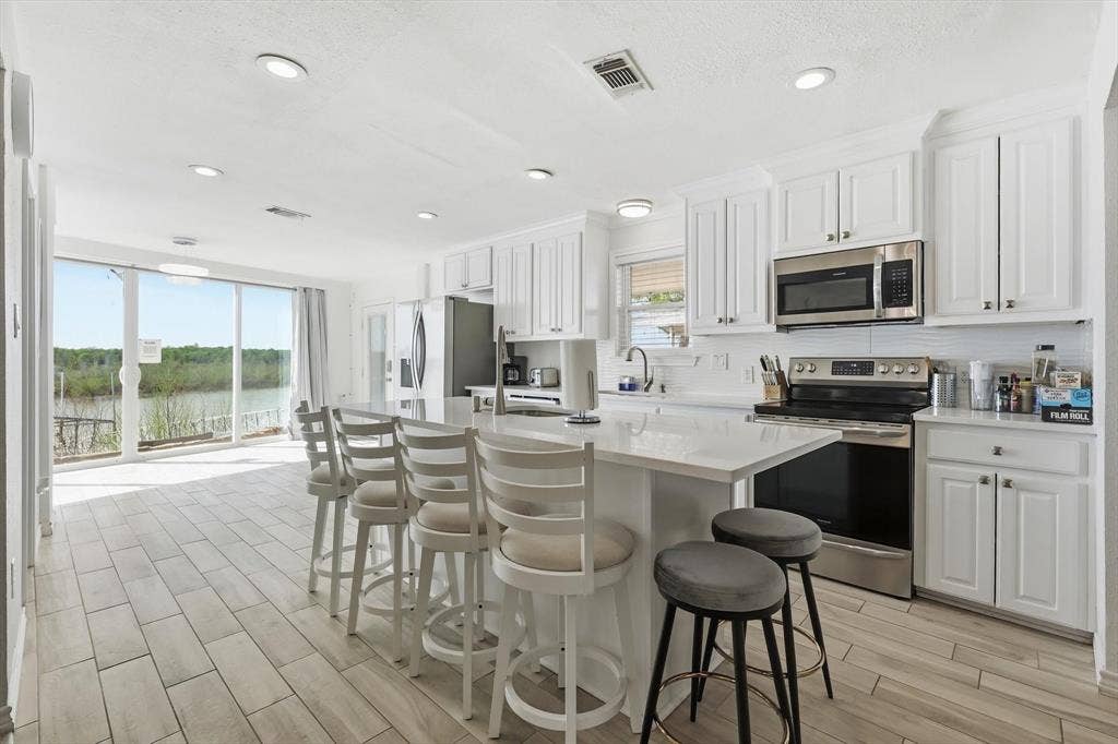 732 Blue Fathom Drive, Runaway Bay, TX 76426 732 Blue Fathom Drive, Runaway Bay, TX 76426