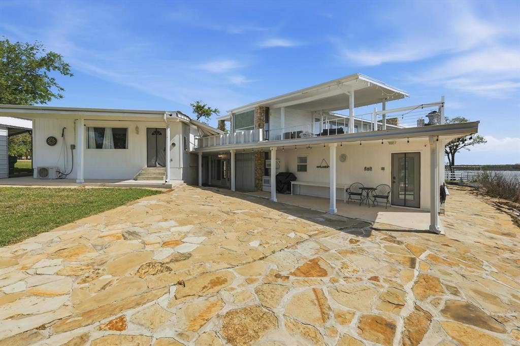 732 Blue Fathom Drive, Runaway Bay, TX 76426 732 Blue Fathom Drive, Runaway Bay, TX 76426