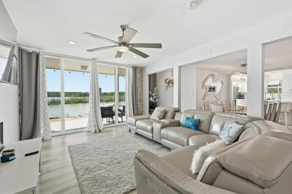 732 Blue Fathom Drive, Runaway Bay, TX 76426 732 Blue Fathom Drive, Runaway Bay, TX 76426