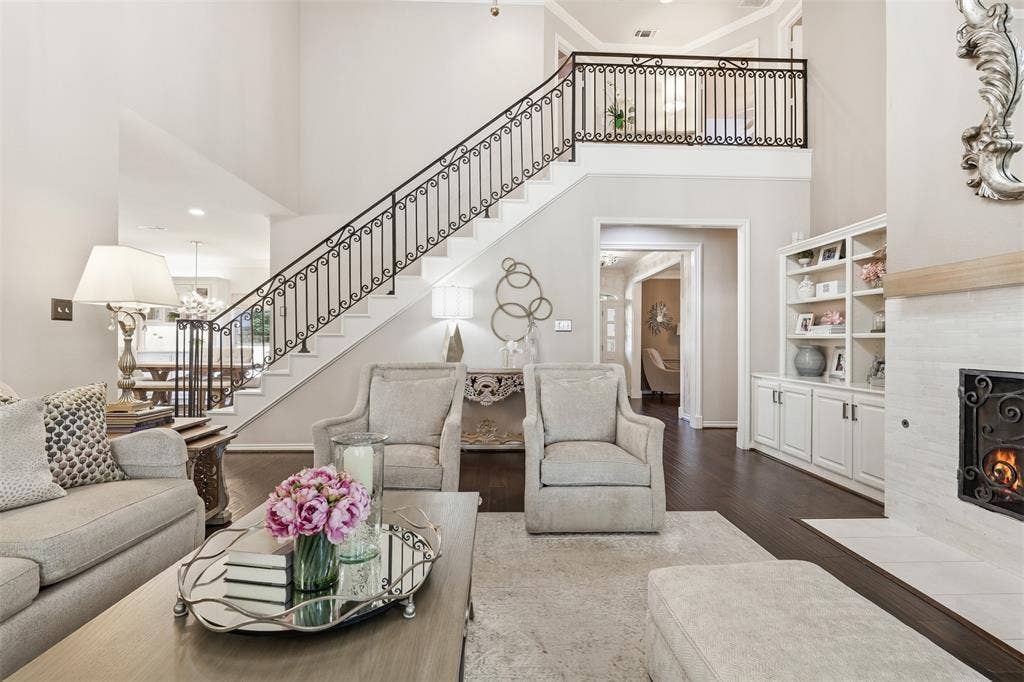 Vaulted ceilings and updated staircase railings