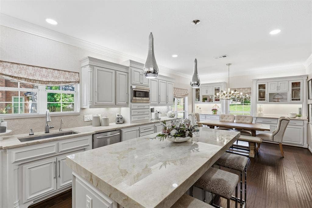 Stylish chef's kitchen with lots and lots of storage