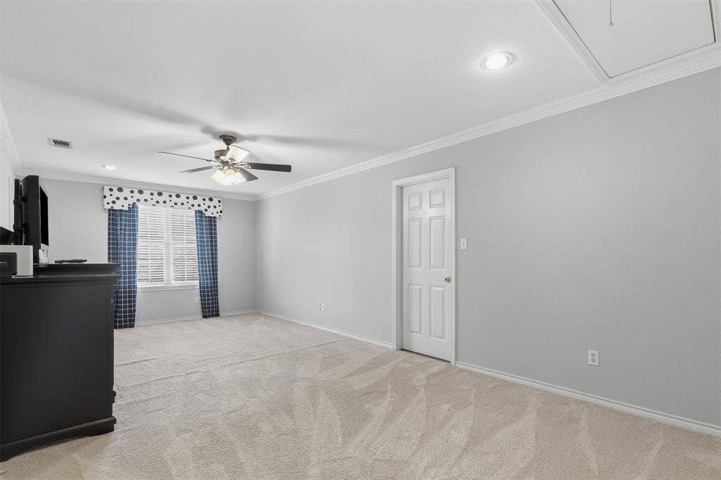 Large gameroom near upstairs bedrooms