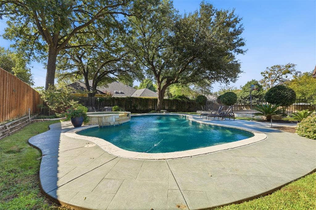 Picture perfect pool