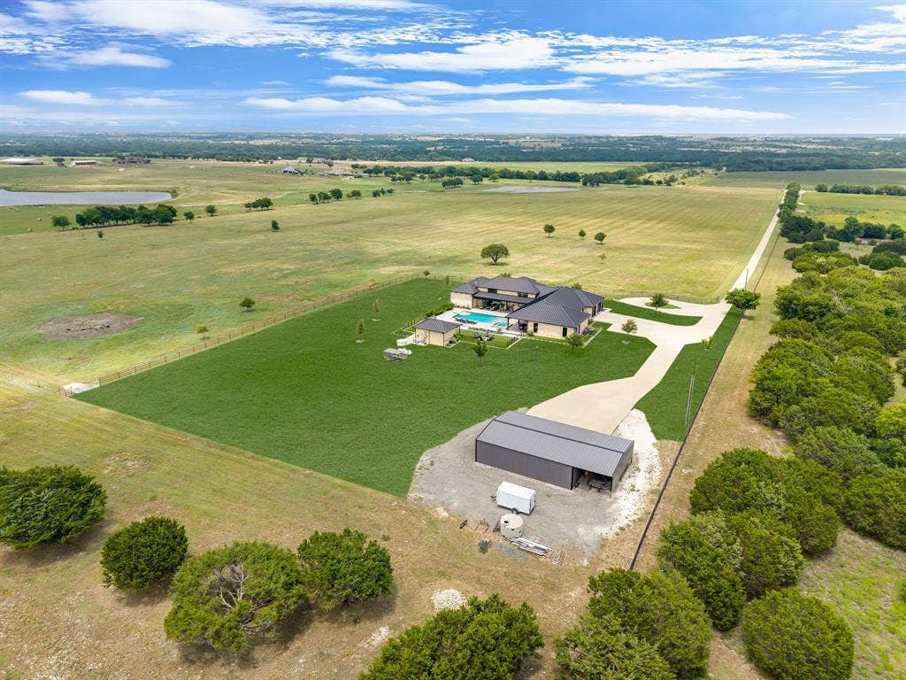 2145 CR 1227, Cleburne, TX 76033 2145 CR 1227, Cleburne, TX 76033