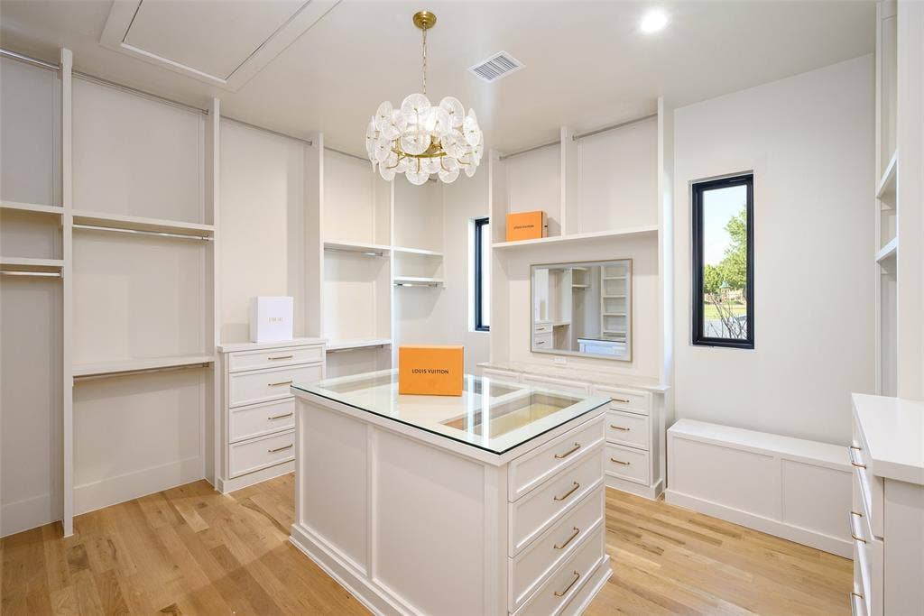 6452 Walnut Hill Lane, Dallas, TX 75230 6452 Walnut Hill Lane, Dallas, TX 75230