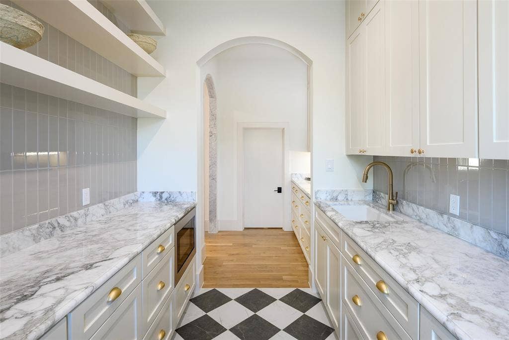 6452 Walnut Hill Lane, Dallas, TX 75230 6452 Walnut Hill Lane, Dallas, TX 75230