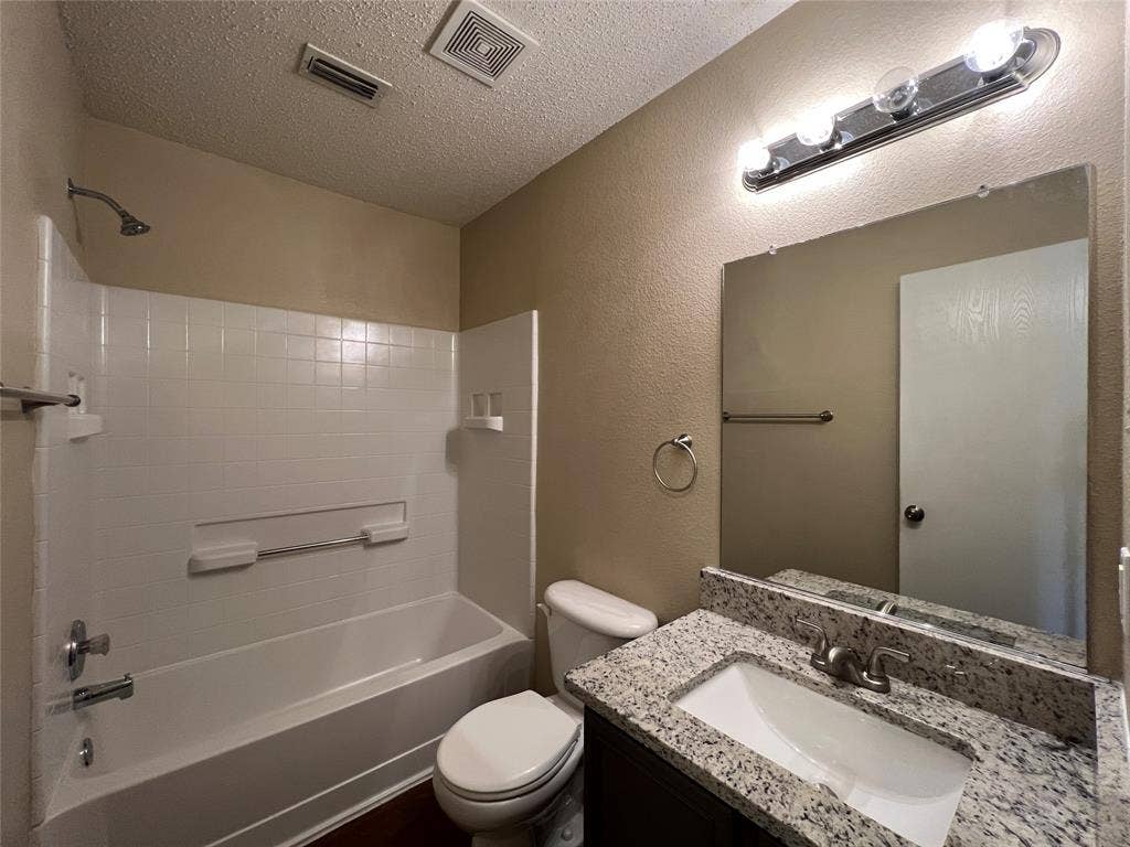 4888 Parkview Hills Lane, Fort Worth, TX 76179