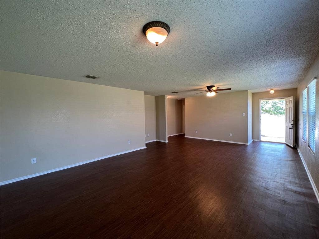 4888 Parkview Hills Lane, Fort Worth, TX 76179