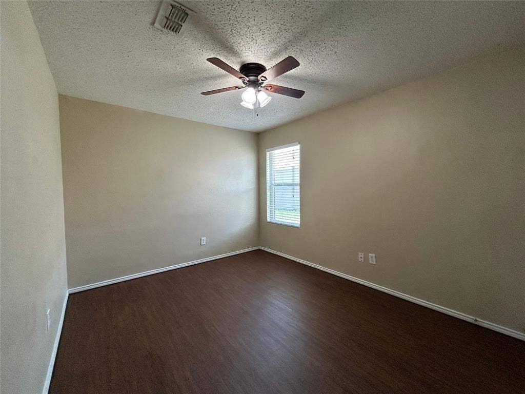 4888 Parkview Hills Lane, Fort Worth, TX 76179