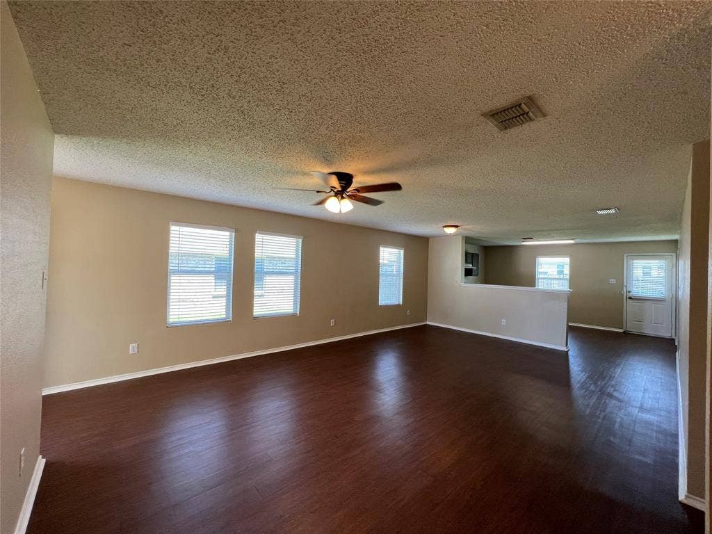 4888 Parkview Hills Lane, Fort Worth, TX 76179