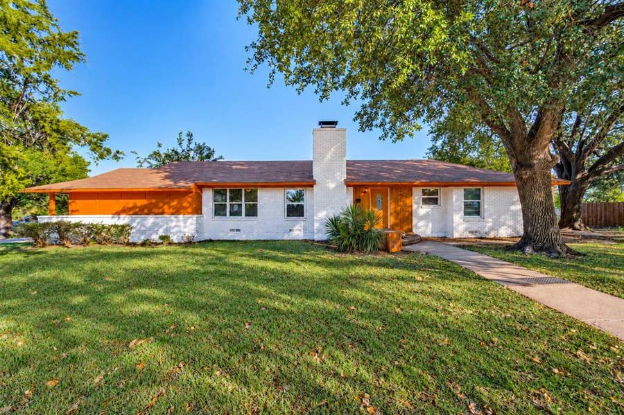 Property photo for 2626 Crest Avenue, Dallas, TX