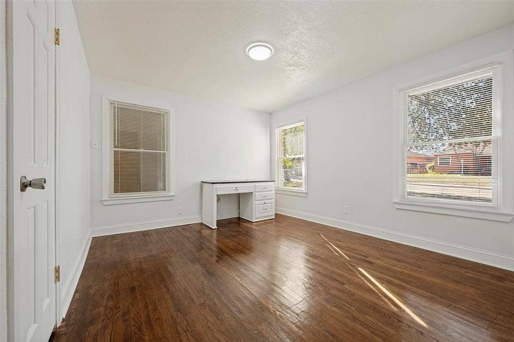 2626 Crest Avenue, Dallas, TX 75216