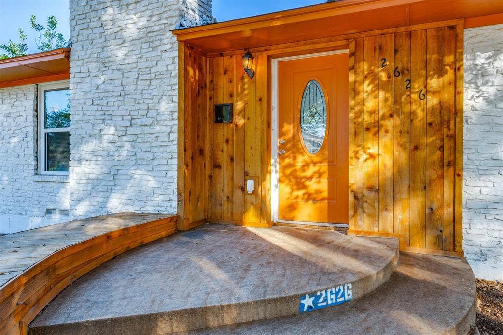 2626 Crest Avenue, Dallas, TX 75216