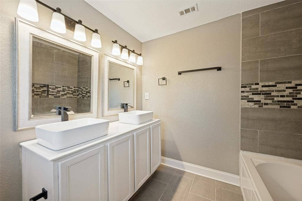 2626 Crest Avenue, Dallas, TX 75216