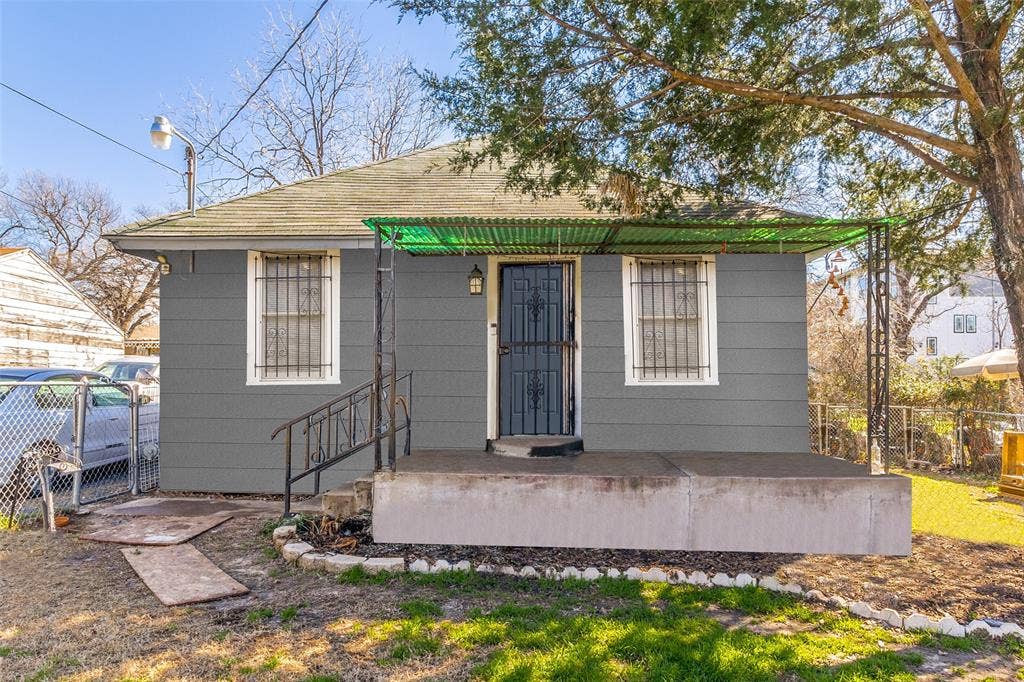 2252 Mail Avenue, Dallas, TX 75235