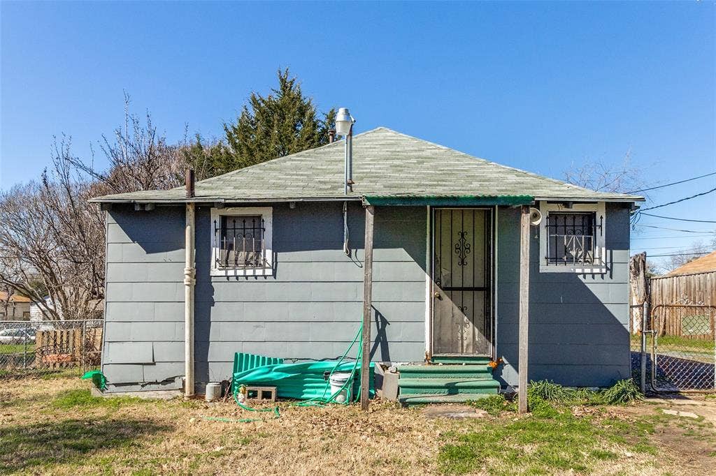 2252 Mail Avenue, Dallas, TX 75235