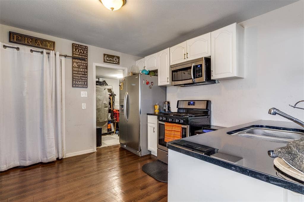 2252 Mail Avenue, Dallas, TX 75235