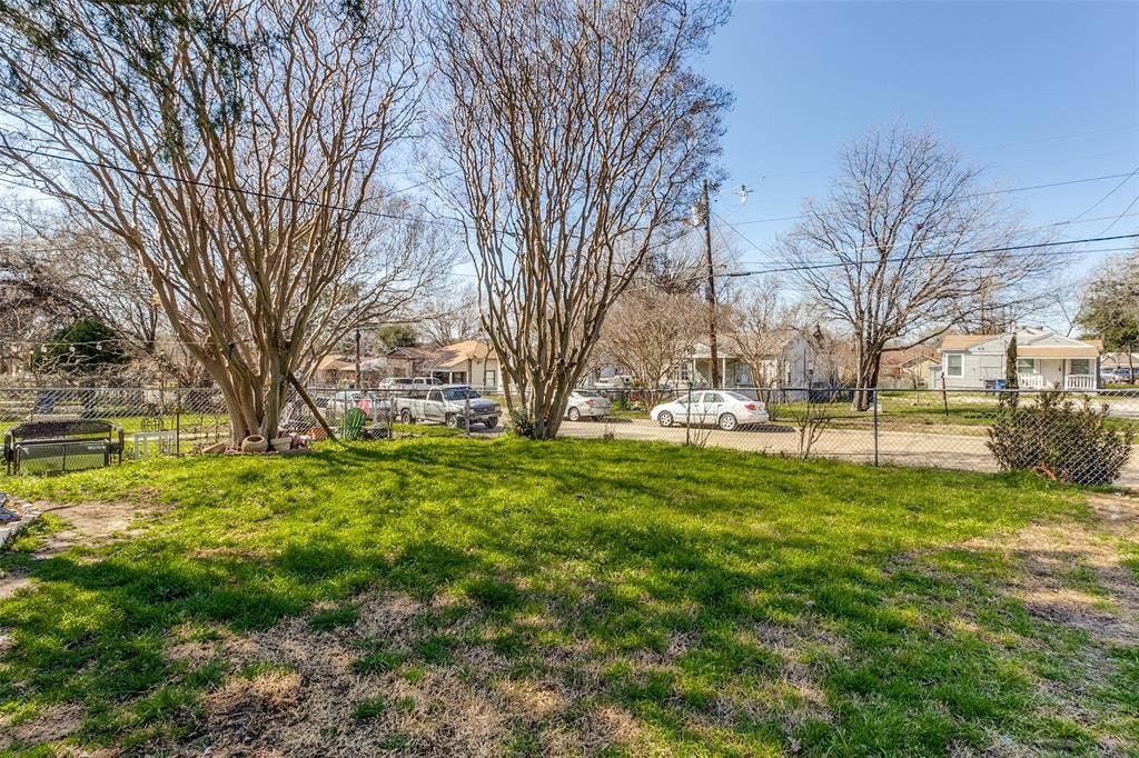 2252 Mail Avenue, Dallas, TX 75235