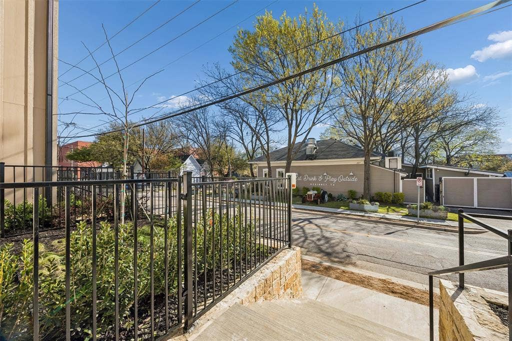 122 S Church Street, McKinney, TX 75069