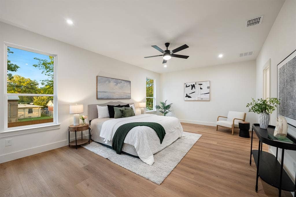 2719 Andrea Lane, Dallas, TX 75228 Oversized primary bedroom upstairs.