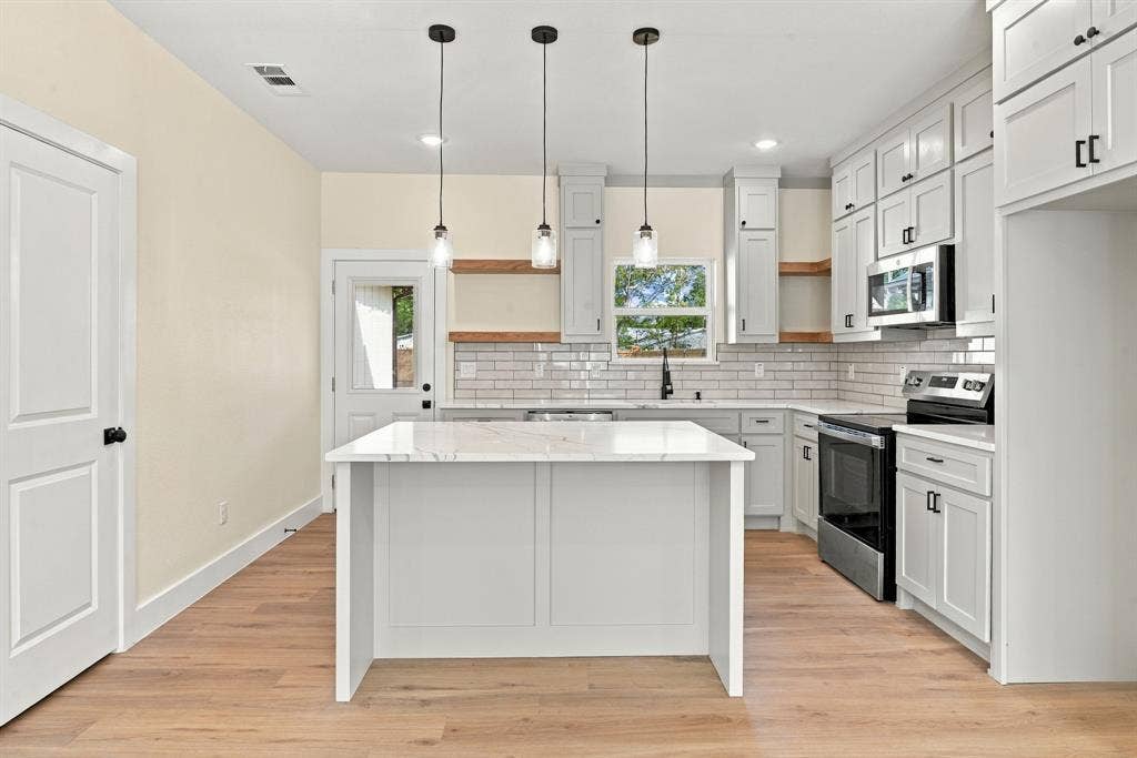 1400 W 12Th Avenue, Corsicana, TX 75110
