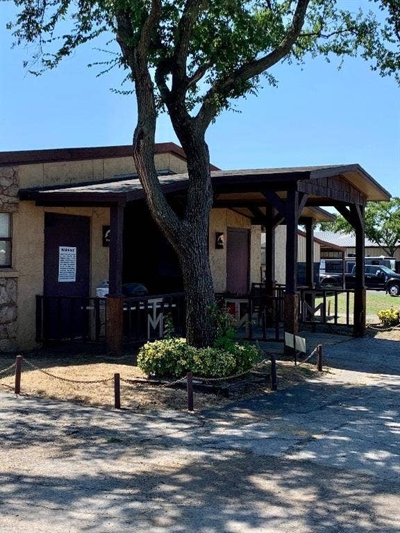 10145 Friendship Road, Pilot Point, TX 76258