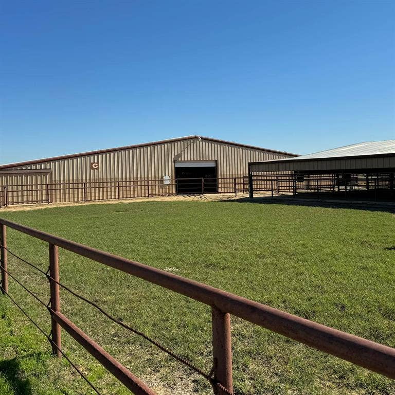 10145 Friendship Road, Pilot Point, TX 76258