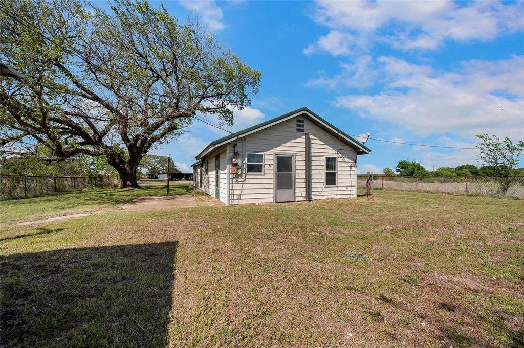 3913 Fm1956, Nocona, TX 76255