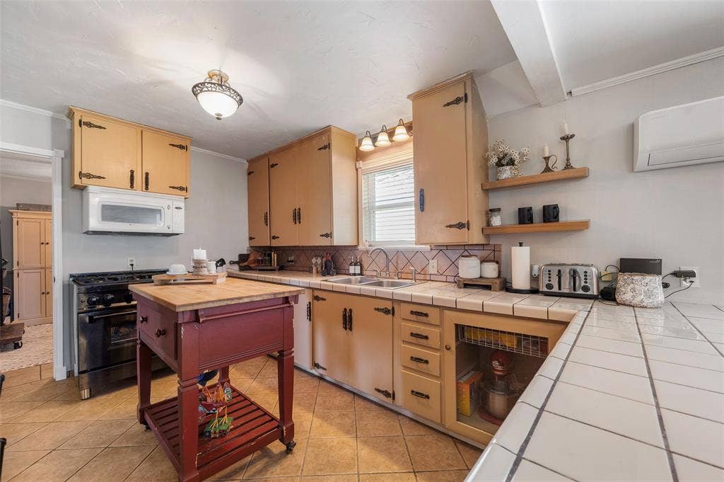 3913 Fm1956, Nocona, TX 76255