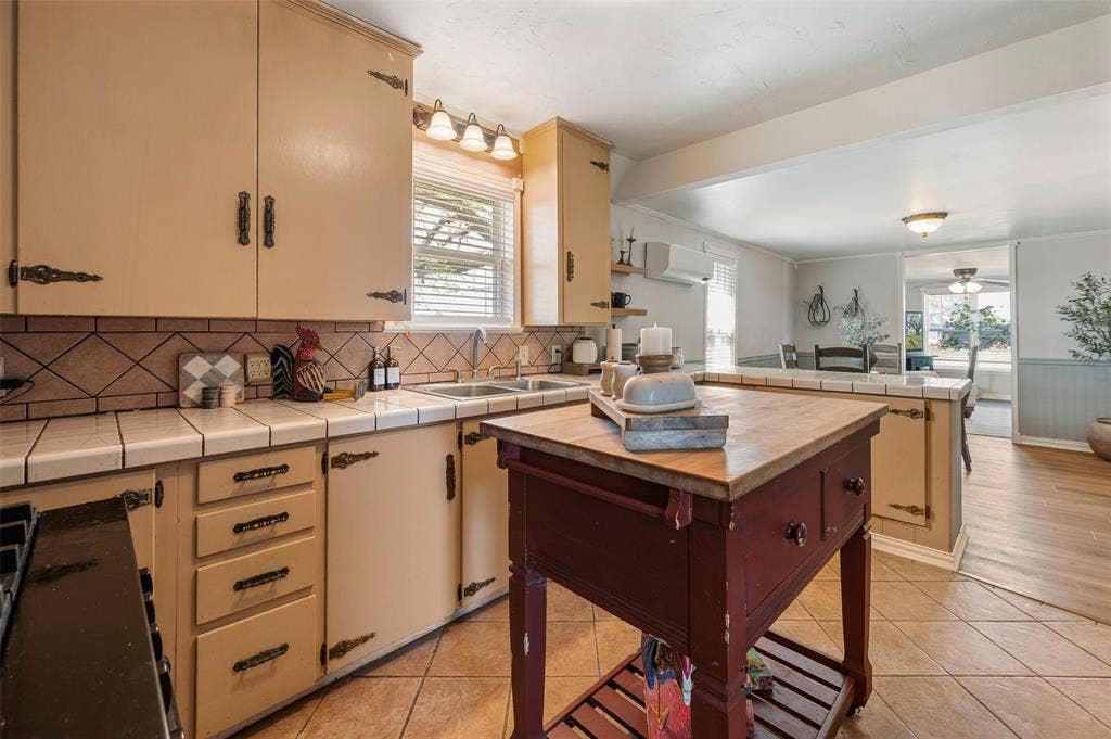 3913 Fm1956, Nocona, TX 76255