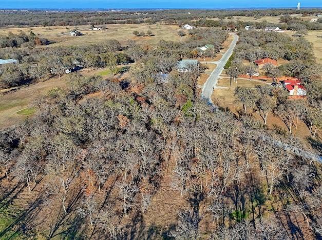 103 Diamond Oaks Drive, Nocona, TX 76255
